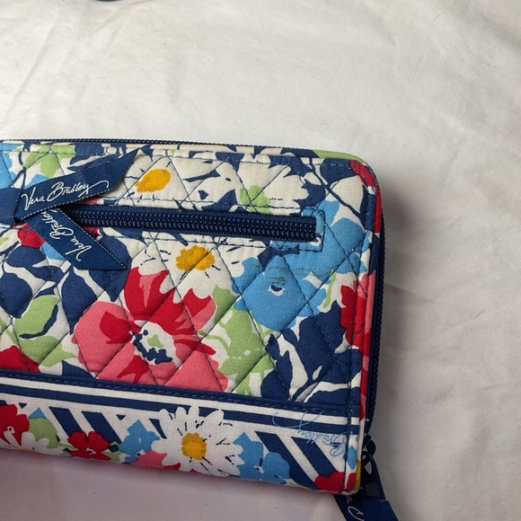 NWOT Vera Bradley Summer Cottage Turn Lock Wallet Retired Read Description* - Picture 11 of 12